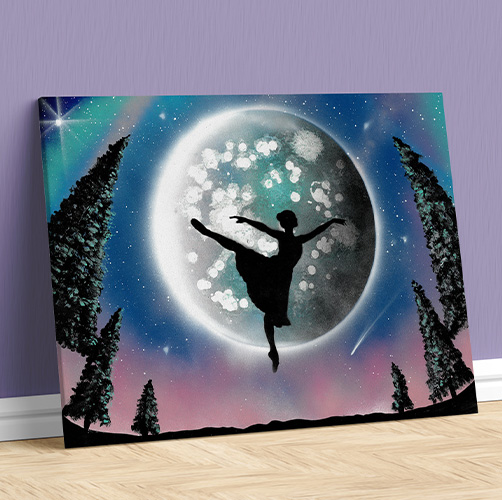 Balla Bella- Ballerina classica che balla in tutù davanti la Luna, pianeta, sera Wolf Art