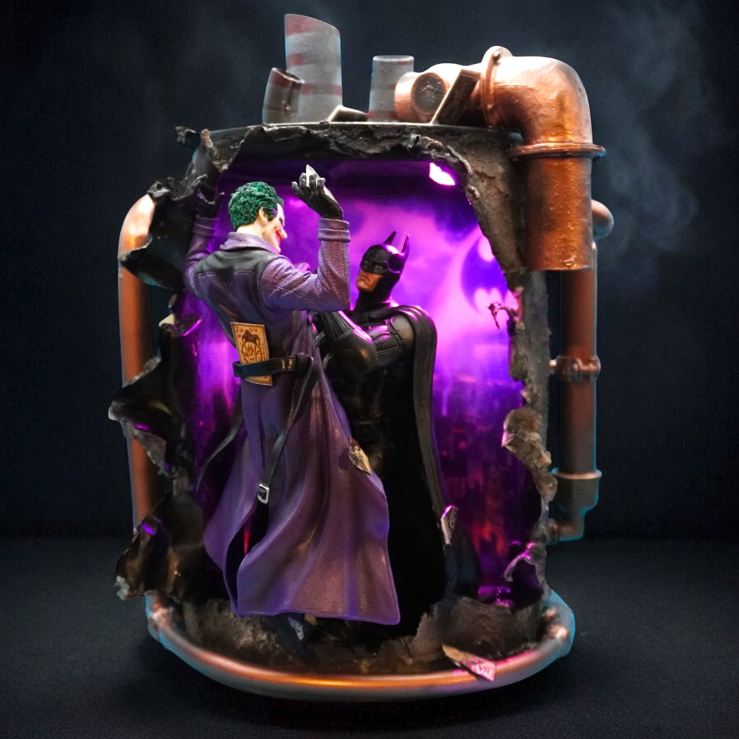 Joker VS Batman- Giga Bombol Figure
